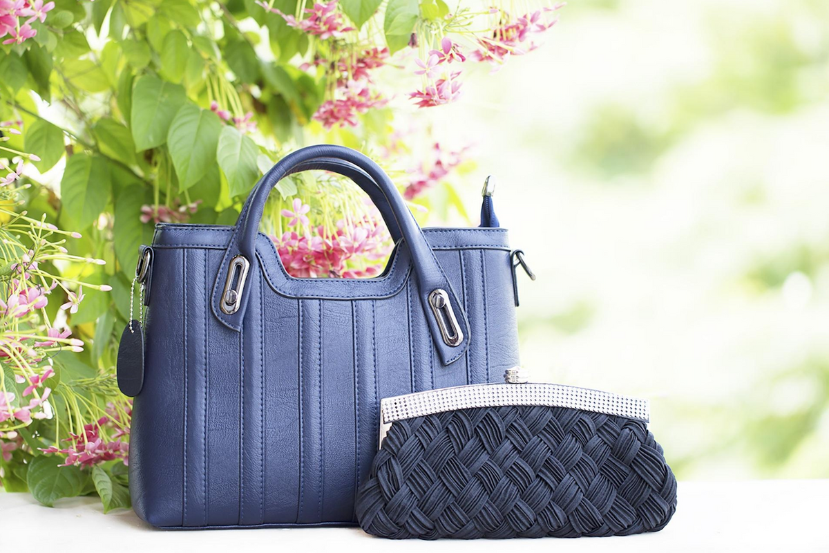 Designer Black/Beige Michael Kors Handbag – Camilla's Closet Consignment