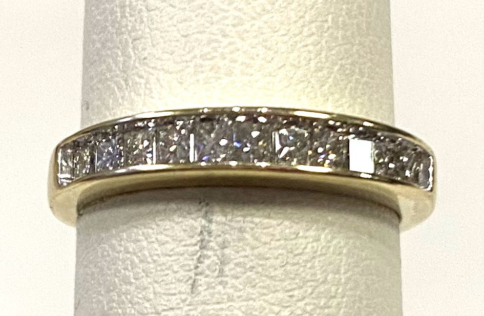 10ky Diamond Ring Band 1/2 cttw