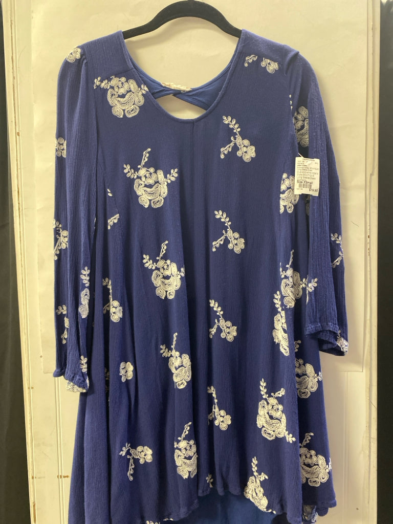 blue and white Altar'd State BOUTIQUE Long Sleeve Dress Women's