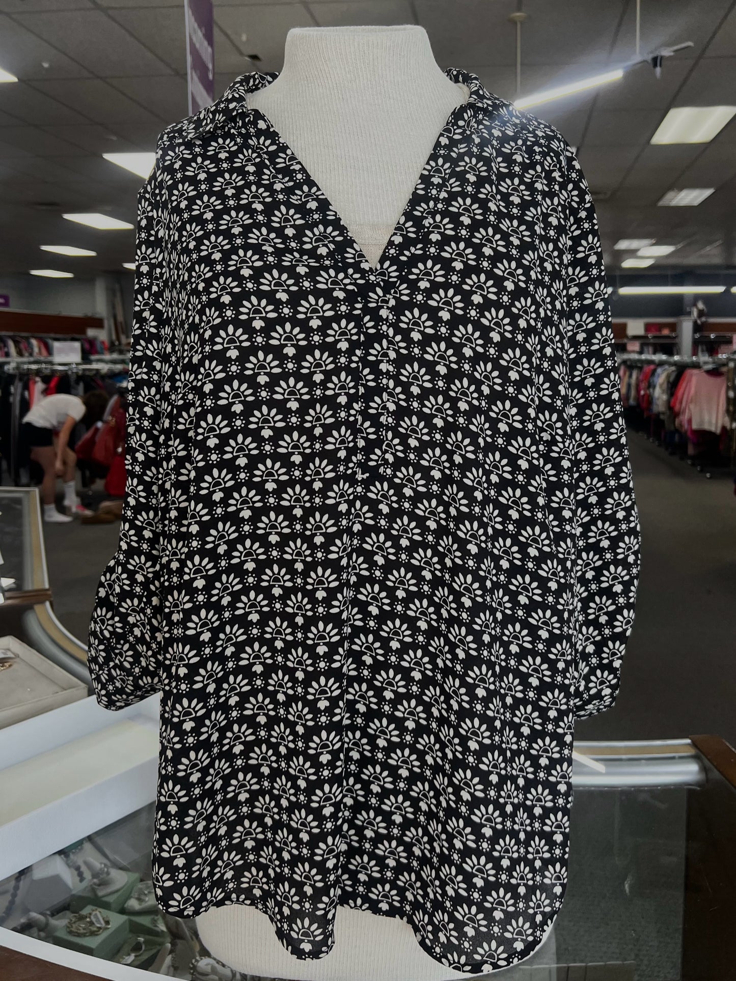 Black & White Torrid Long Sleeve Shirt Women's