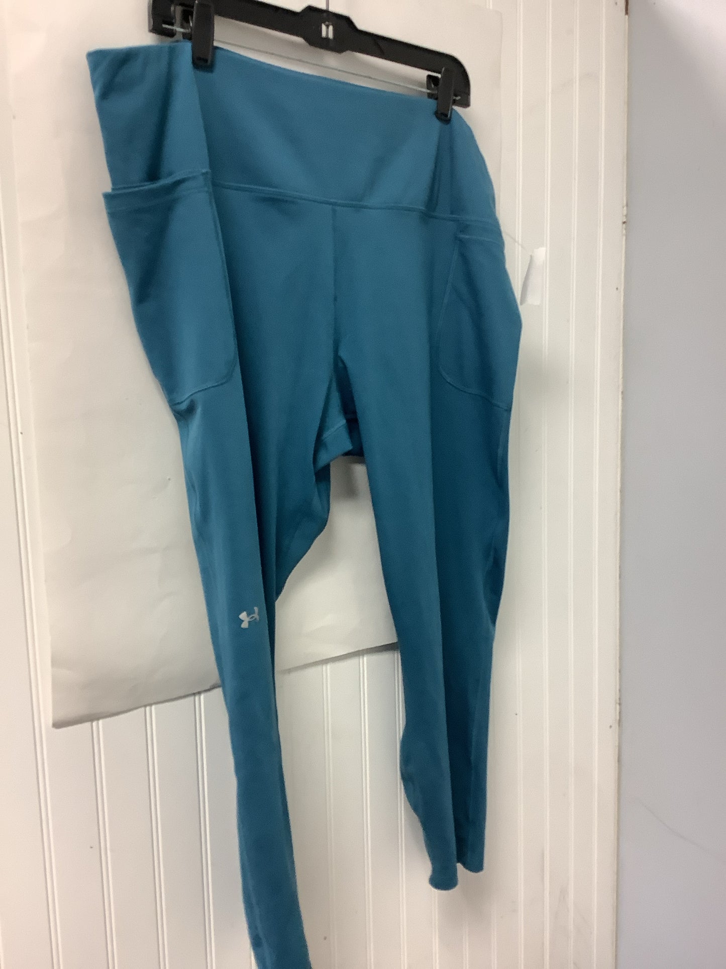 Blue Under Armour Capri Leggings ACTIVE Women's