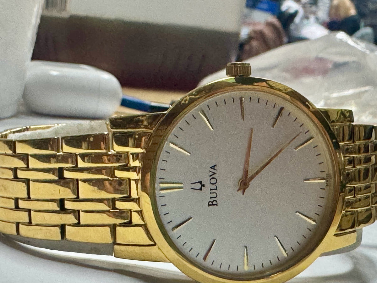 Bulova Men's Classic Ultra Slim Watch C935158 New Battery Lots of Links