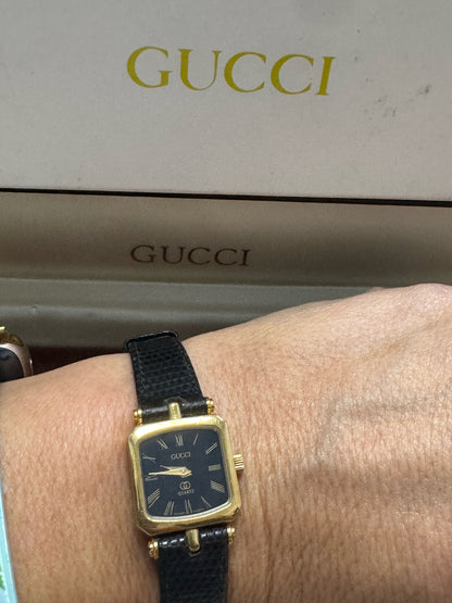 GUCCI Stacked GOLD Mid-Size WATCH 25mm VTG SWISS Quartz 978.002 New Battery