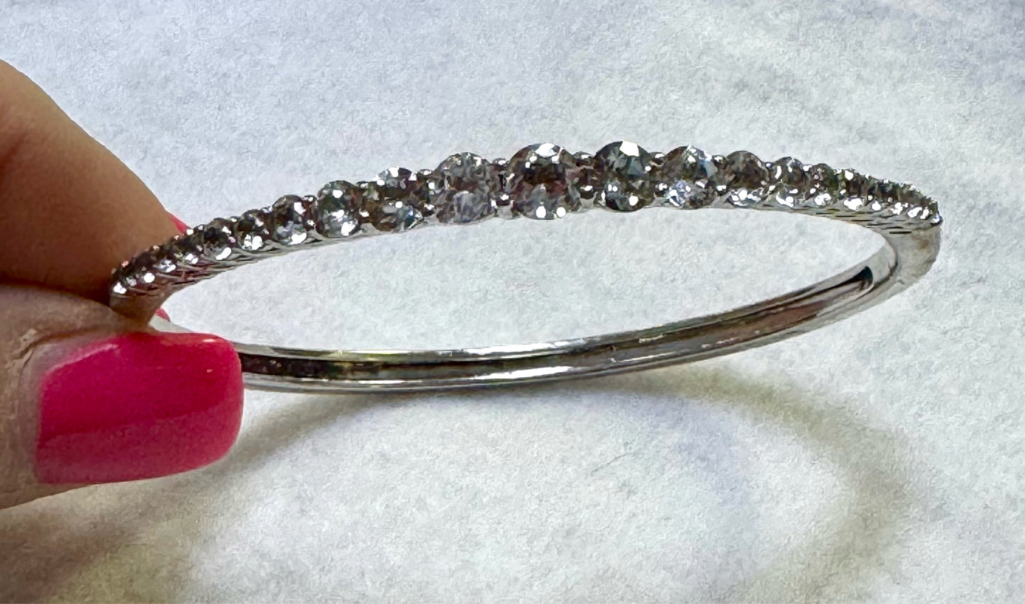 Alwand Vahan AV Sterling Silver Cubic Zirconia CZ Oval Hinged Bangle