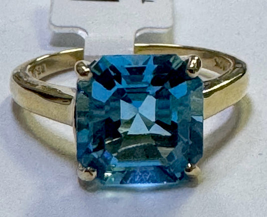 10k Yellow Gold Asscher Cut 4.62 ct Swiss Blue Topaz Ring Size 8 New w/ Tags