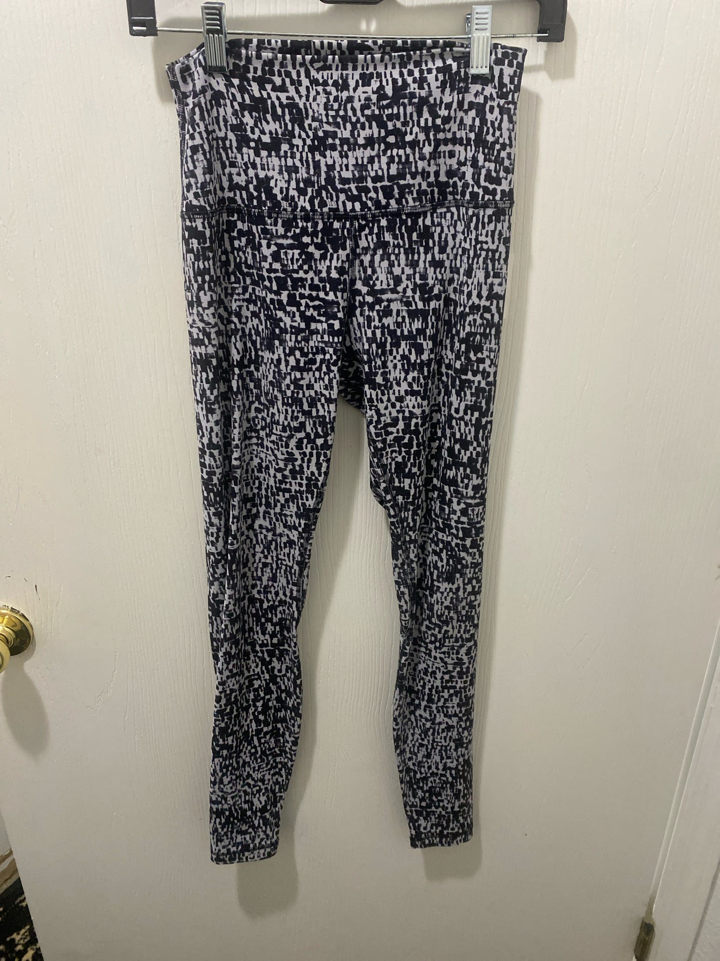 Black/White Lululemon Leggings BOUTIQUE Women's