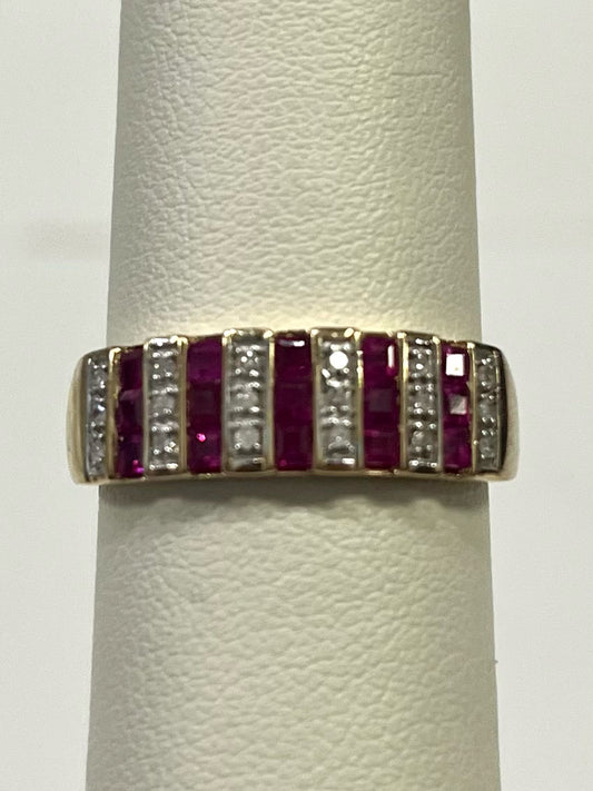 14k Yellow Gold  Ruby Diamond Band Ring Size 9