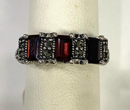 Sterling Silver Garnet & Marcasite Ring Size 5