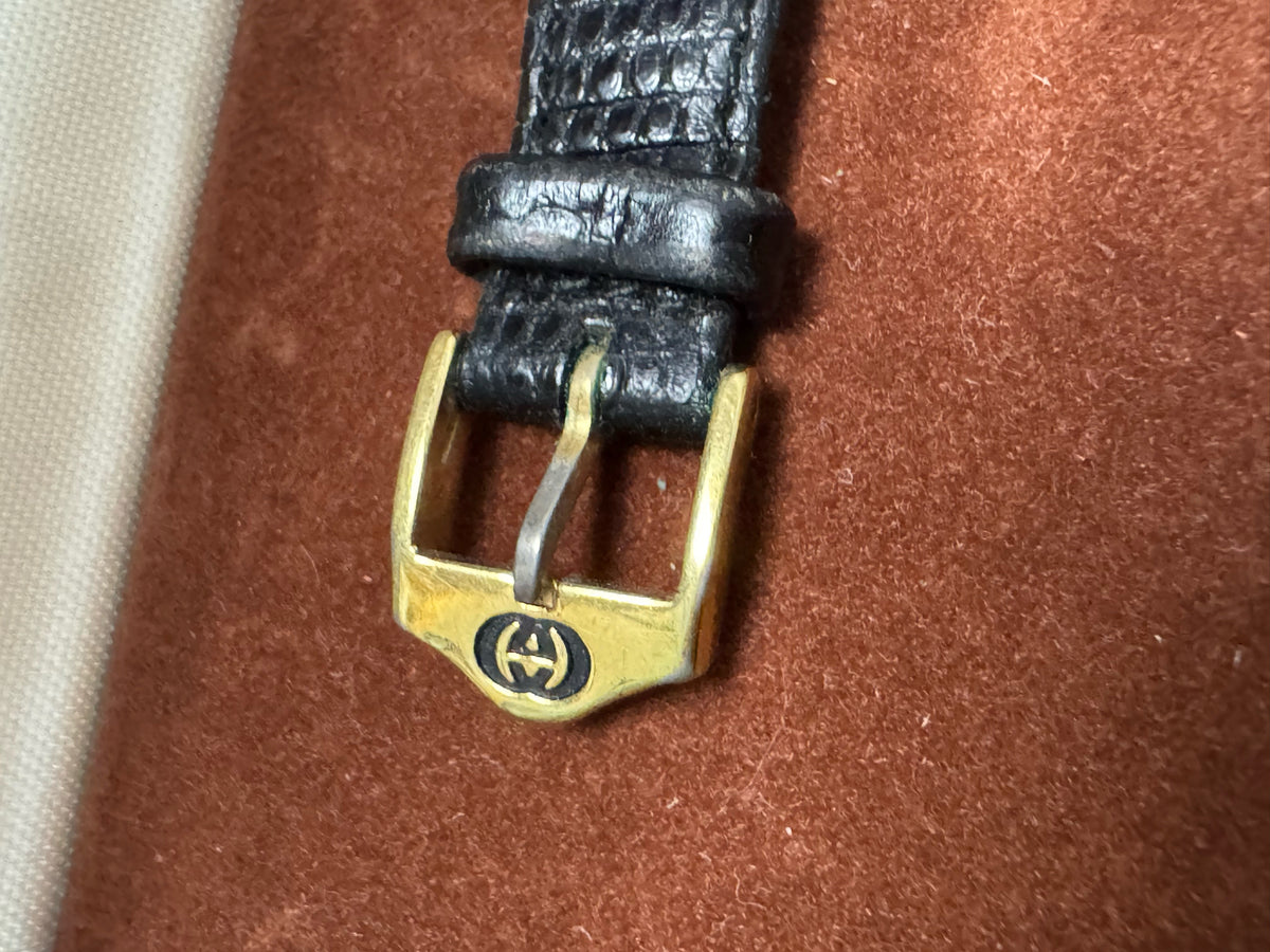 GUCCI Stacked GOLD Mid-Size WATCH 25mm VTG SWISS Quartz 978.002 New Battery