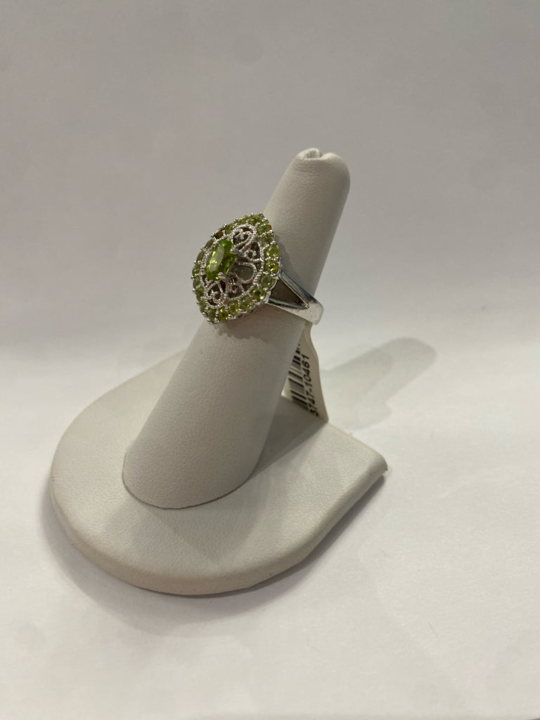Sterling Silver Peridot Ring Size 6