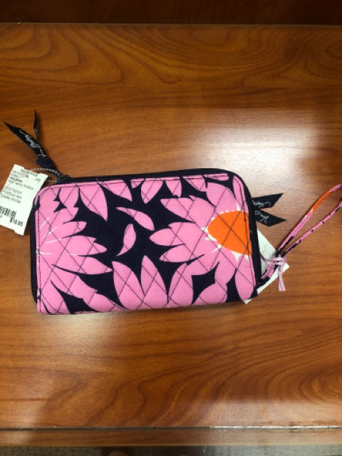 Fashion NEW Vera Bradley Pink/Blue Wristlet