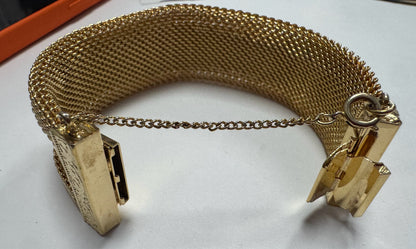 HOBE Floral Etched Goldtone Mesh Vintage Panel Bracelet 1” Wide w/Safety