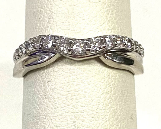 14kw Diamond Ring