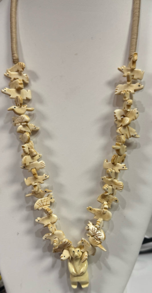 Vintage Native American Fetish Necklace 32" Long Carved Bears & Animals