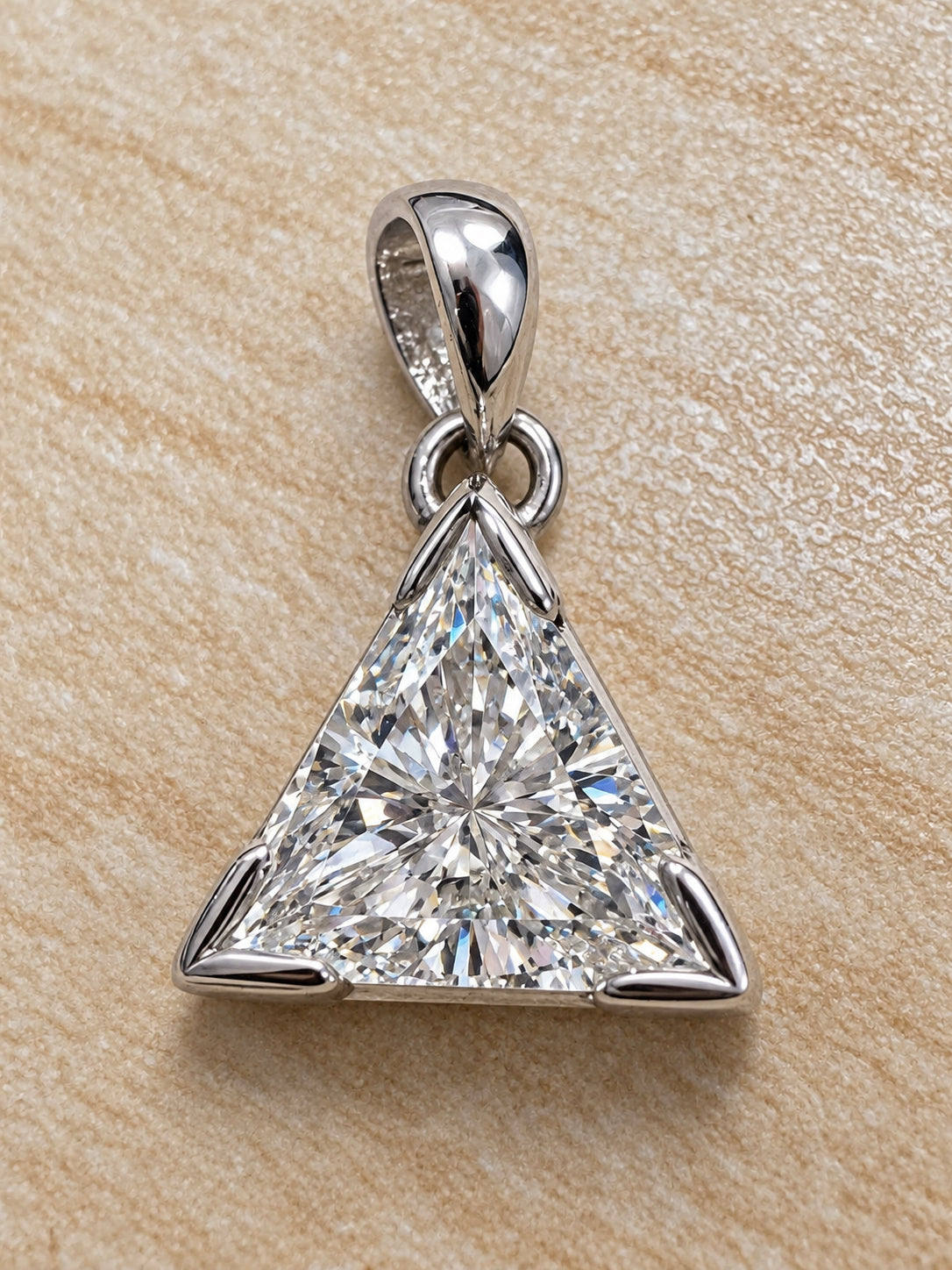 14kw Natural 1 ct Triangle Diamond Pendant