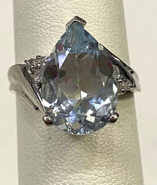 14kw Aquamarine Diamond Ring