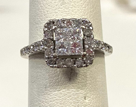 14kw Diamond Ring