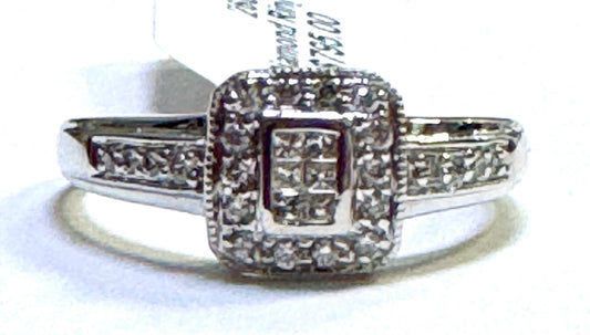 14kw Diamond Ring