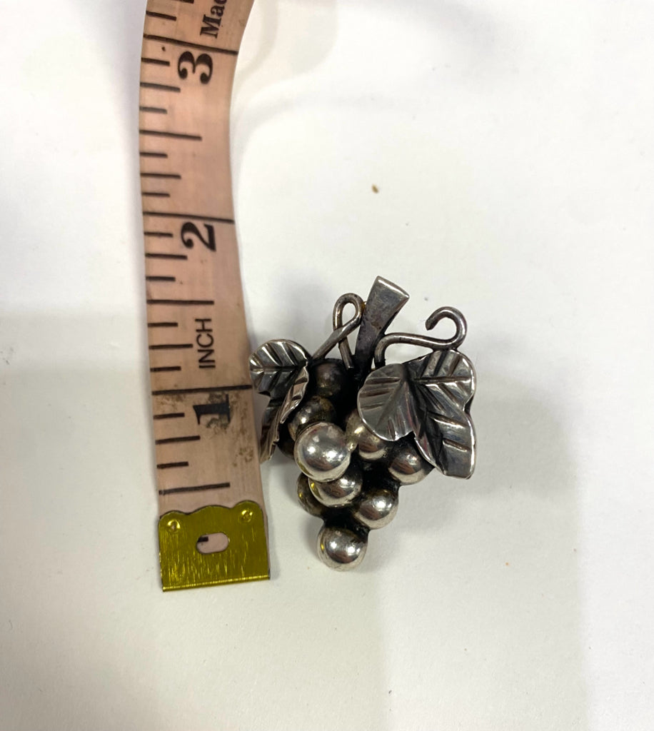 925 Sterling Silver Grape Bunch  Vintage Earrings 17g 1.4" x 1.1" Mexico Taxco