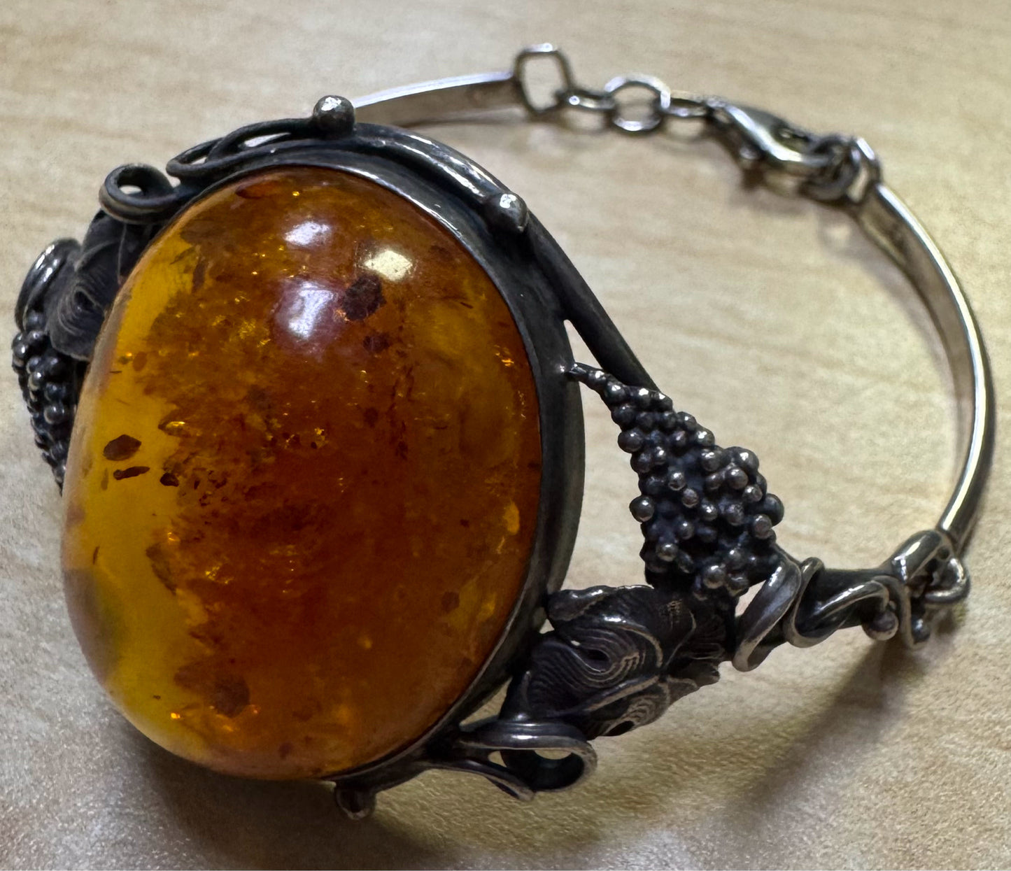 Vintage Sterling Silver Hinged Bangle 7" Bracelet Natural Baltic 1.28" Amber