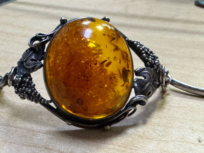 Vintage Sterling Silver Hinged Bangle 7" Bracelet Natural Baltic 1.28" Amber