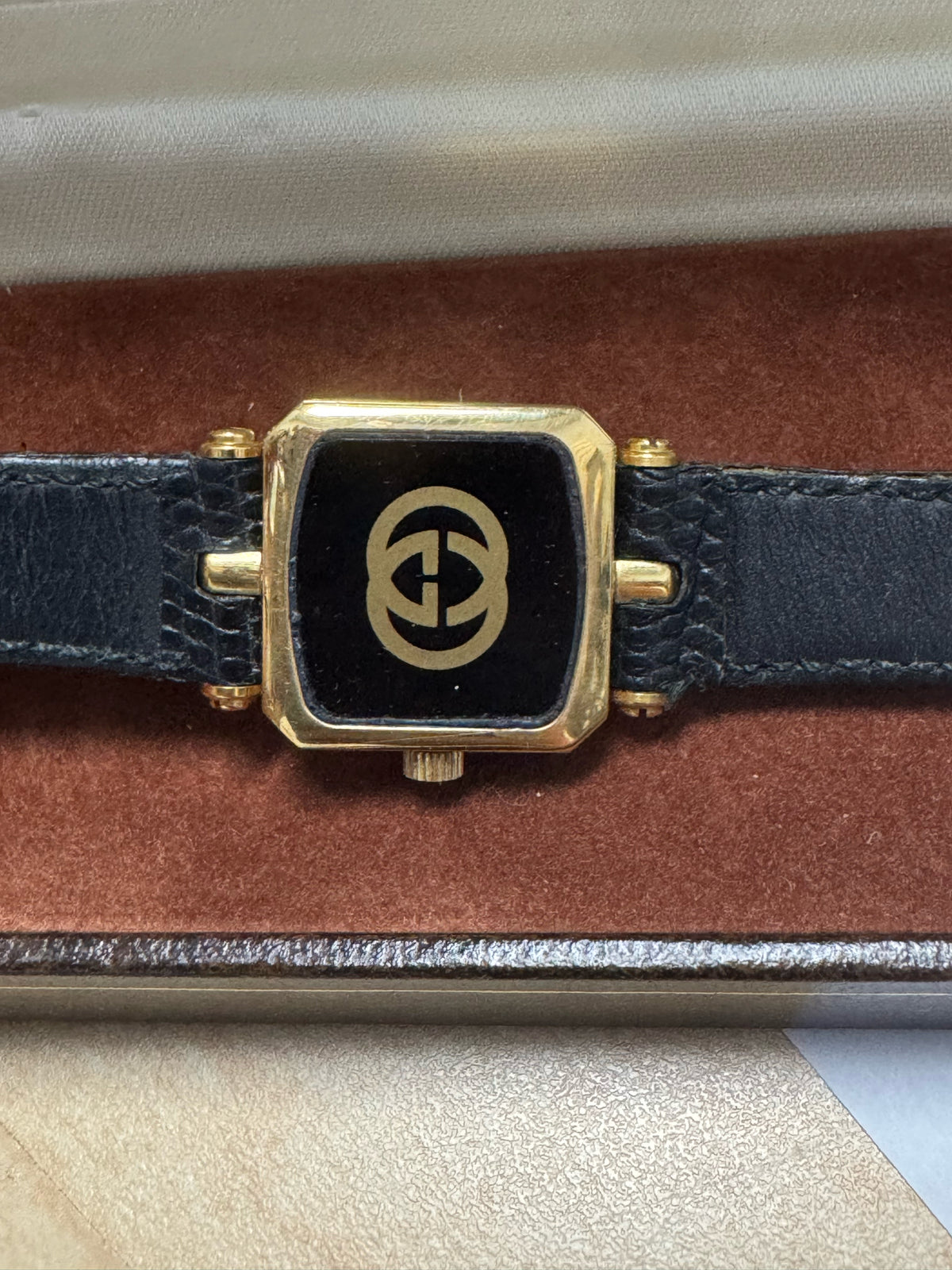 GUCCI Stacked GOLD Mid-Size WATCH 25mm VTG SWISS Quartz 978.002 New Battery