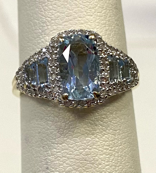 14ky Aquamarine & Diamond Ring