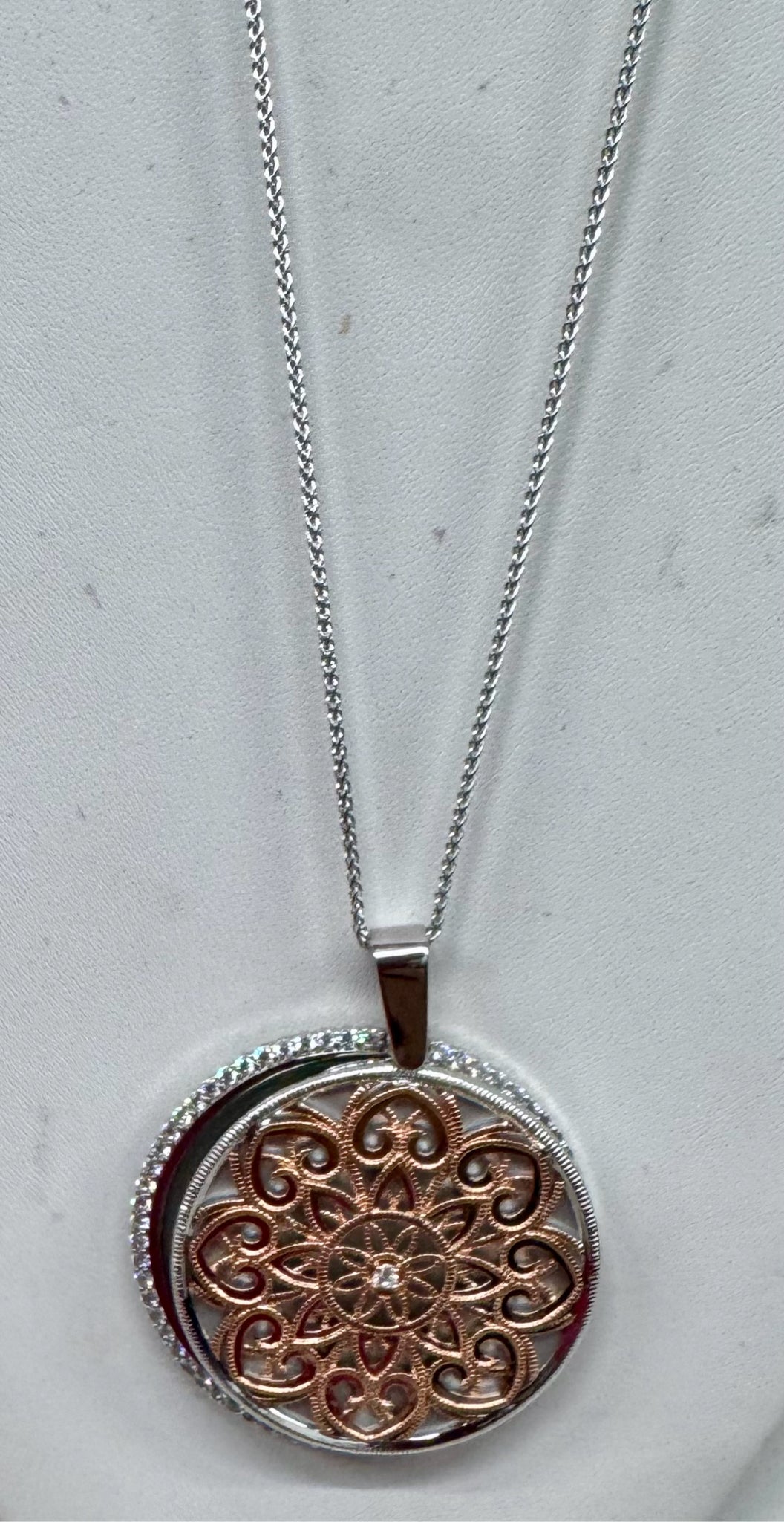 lux vue magnifying glass pendant