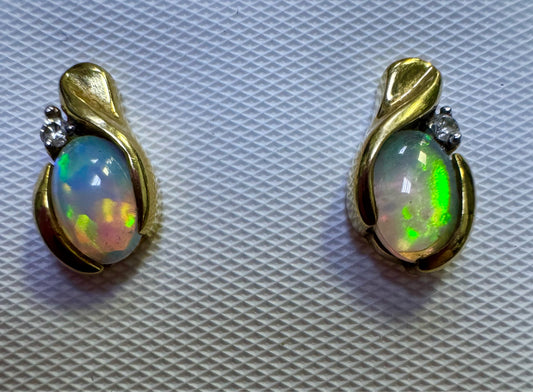 10ky Opal Earrings