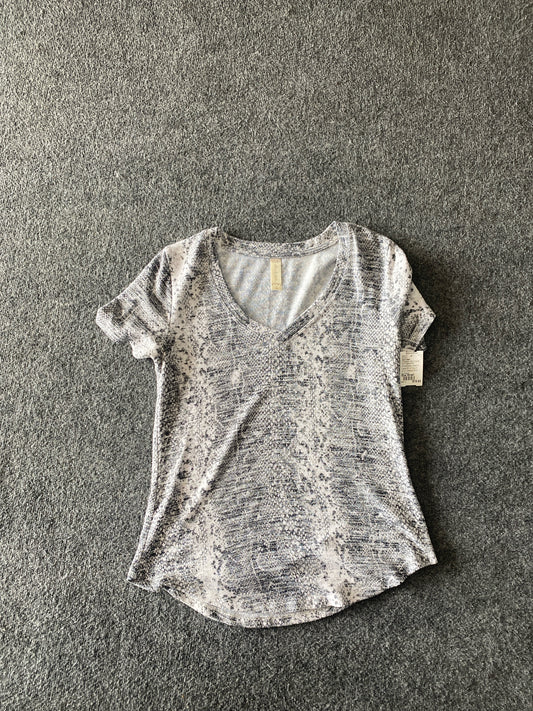 White/Black Altar'd State BOUTIQUE Short Sleeve Shirt Women's