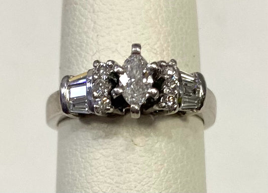 14kw Diamond Ring