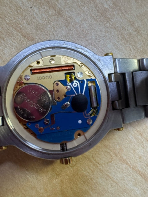 Gucci Watch 9000M Two Tone Vintage New Battery