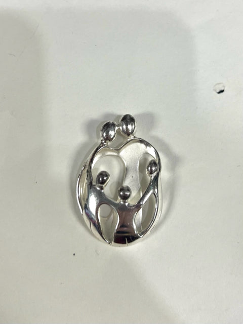 Carloyn Pollack Relios Sterling Silver Loving Family 2 Parent 3 Children Pendant