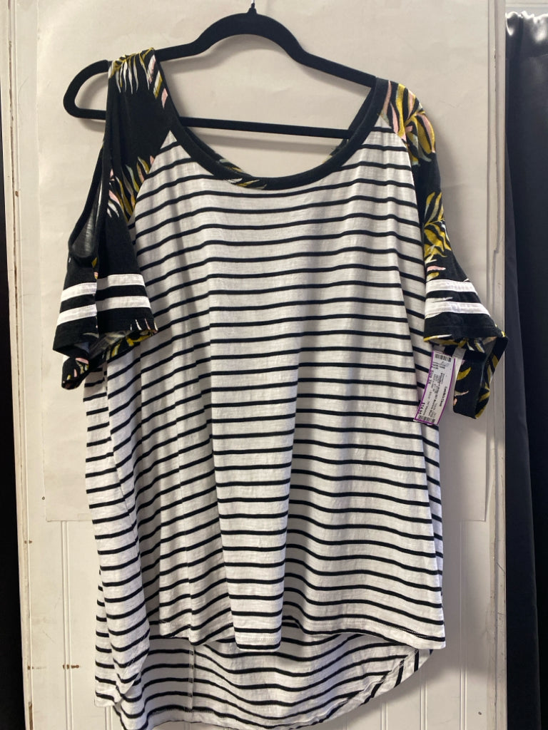 White/Black Stripe 24/7 Maurices Short Sleeve Shirt Women's