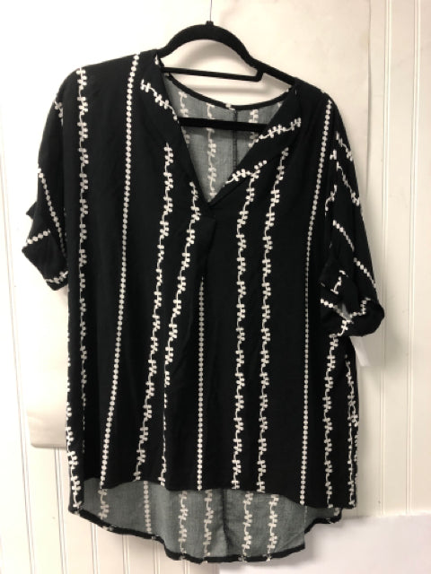 Black And White SHEIN Short Sleeve Shirt Women's