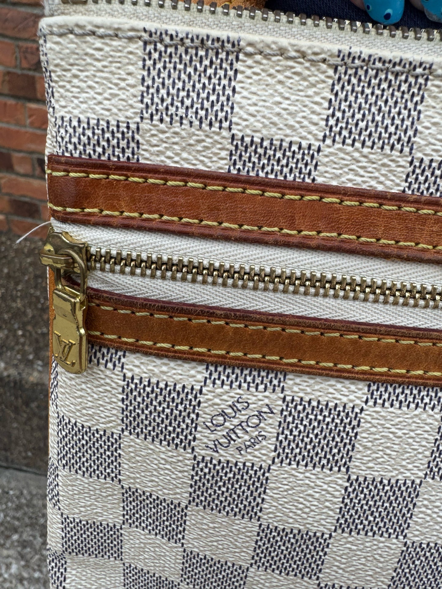 Designer Louis Vuitton White Crossbody