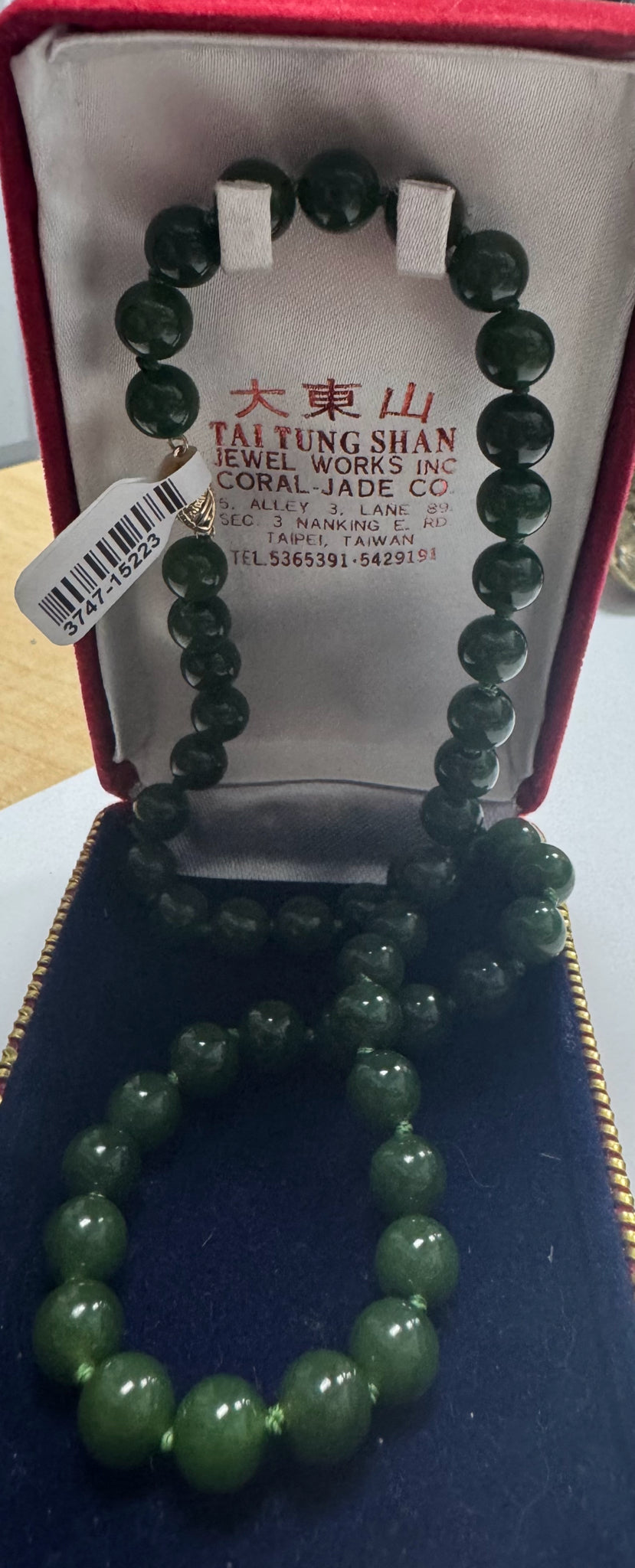 14ky Jade Bead Strand Necklace Vintage