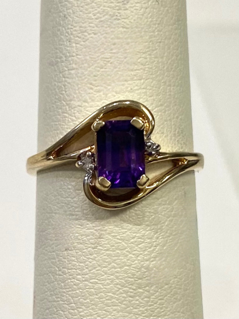 10k Yellow Gold Amethyst Diamond Ring Size 7.75