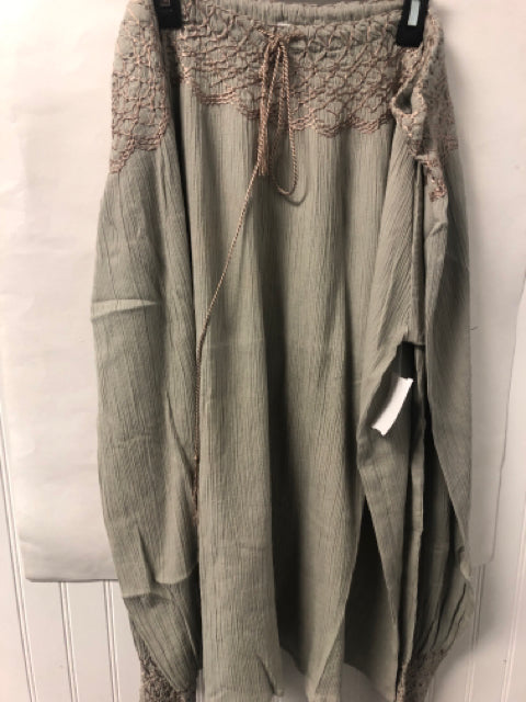 Gray Newport News Long Sleeve Shirt Women's