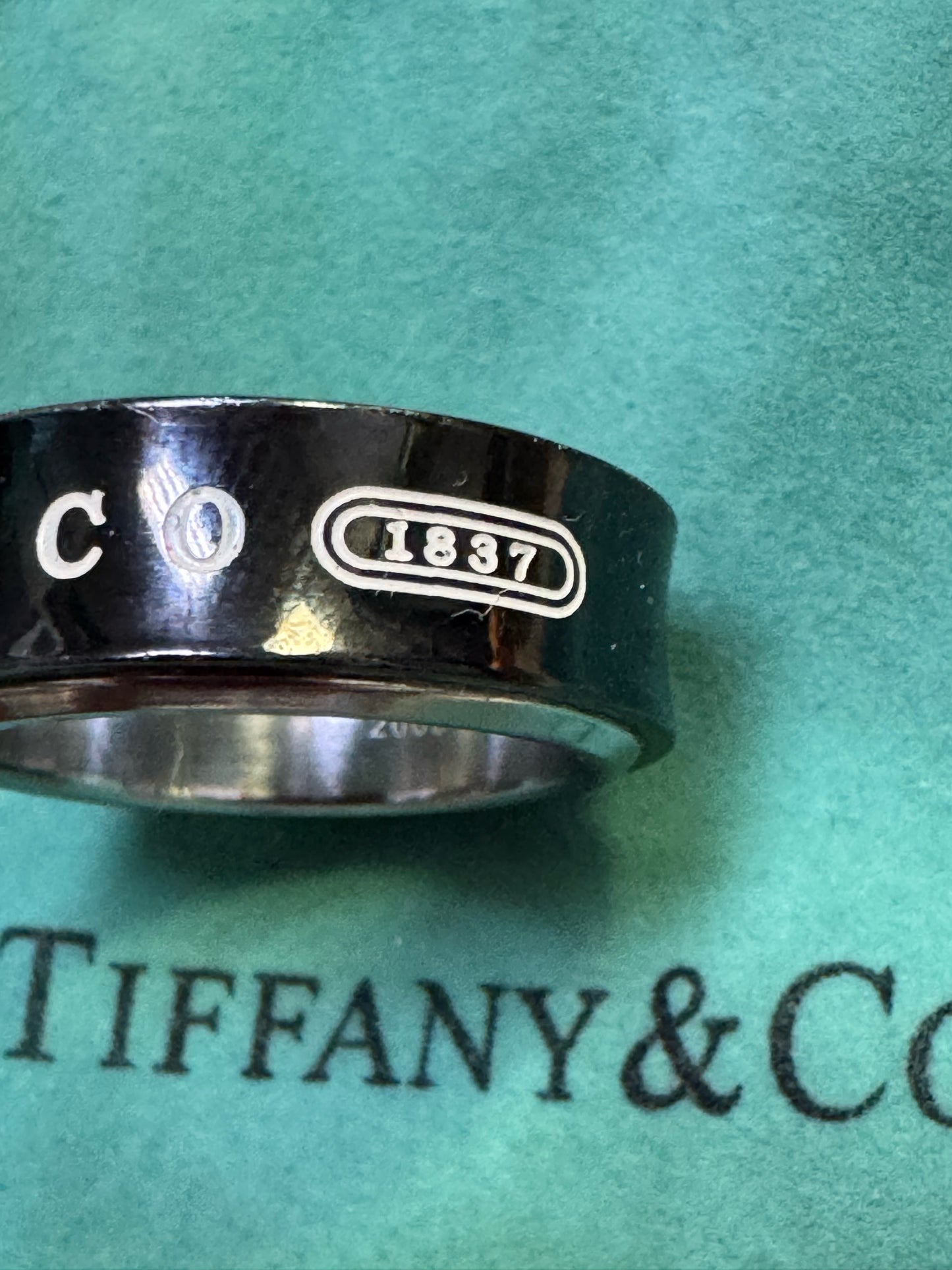 Tiffany & Co Ring 925 Sterling Silver  Black & White T & Co 2005 size 7.25 Band