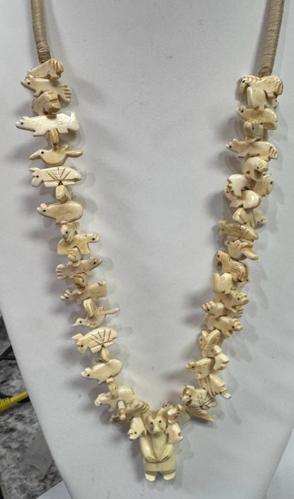 Vintage Native American Fetish Necklace 32" Long Carved Bears & Animals