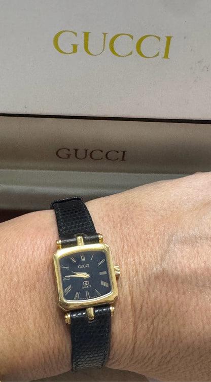 GUCCI Stacked GOLD Mid-Size WATCH 25mm VTG SWISS Quartz 978.002 New Battery