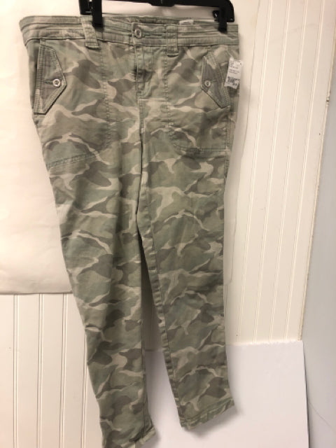 Green camo Torrid Pants Women's
