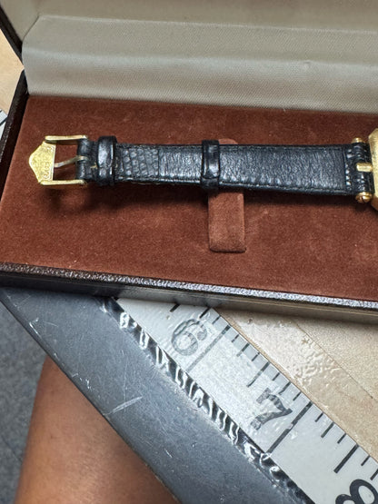 GUCCI Stacked GOLD Mid-Size WATCH 25mm VTG SWISS Quartz 978.002 New Battery