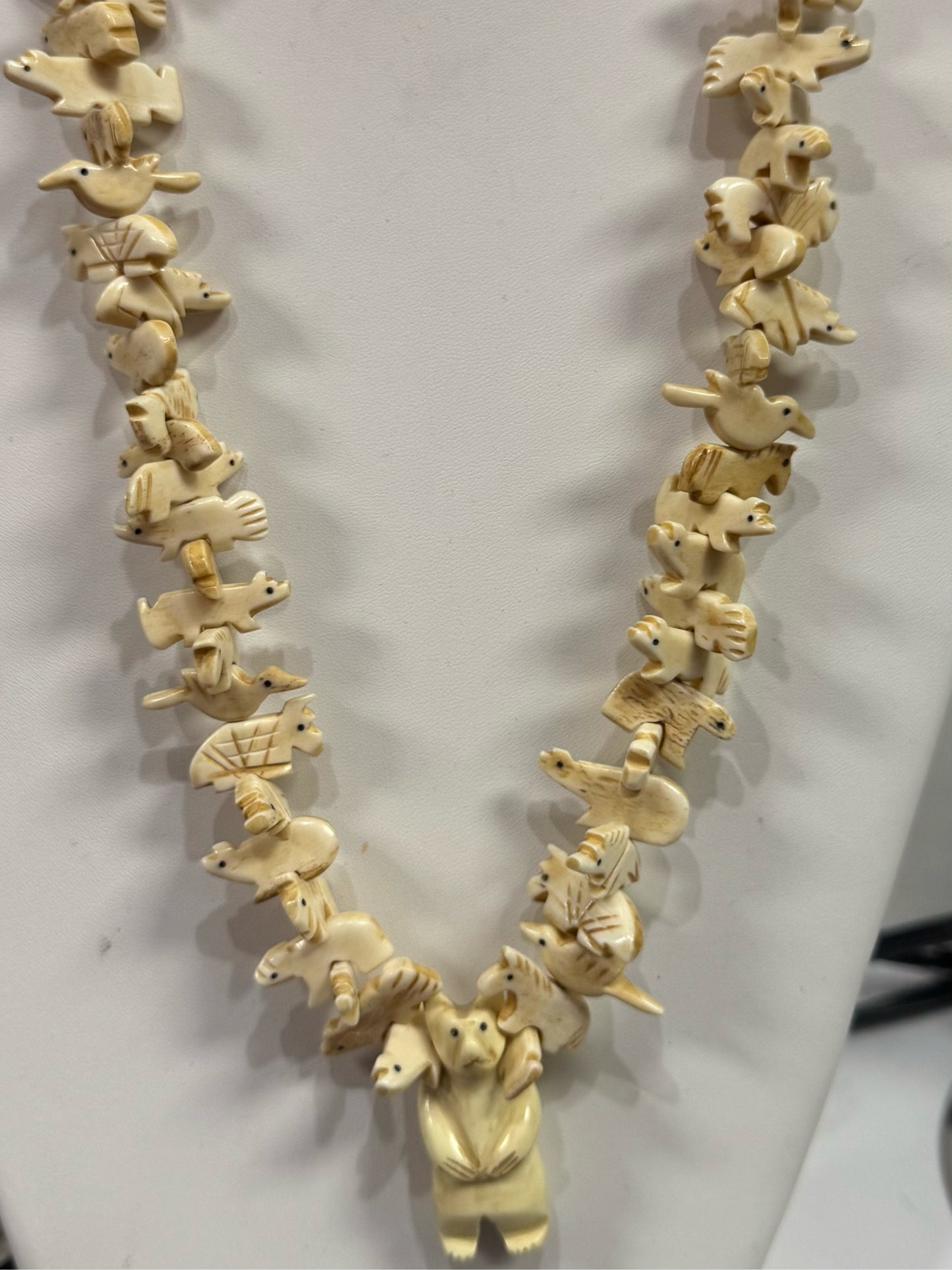 Vintage Native American Fetish Necklace 32" Long Carved Bears & Animals