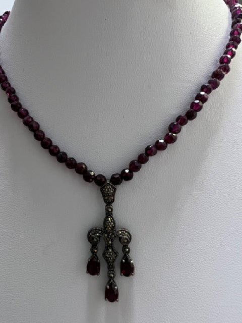Dream find!! Vintage Bohemian garnet necklace & earrings from an $80  jewelry bag!! : r/VintageFashion