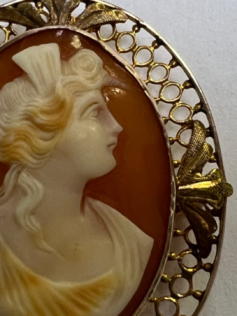 10k Yellow Gold Cameo Brooch Pin Pendant Marked 10k Filigree 1.40" x 1.15"