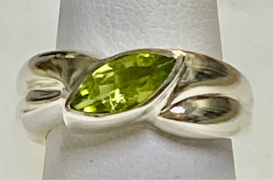 Sterling Silver Ring Peridot Size 8